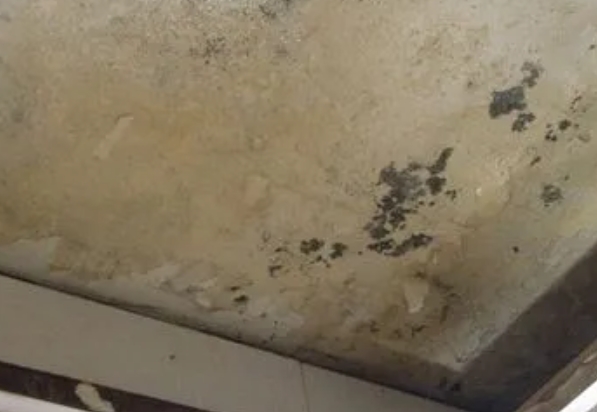 余姚阳台漏水维修公司分享下余姚卫生间渗水维修需要注意哪些问题。